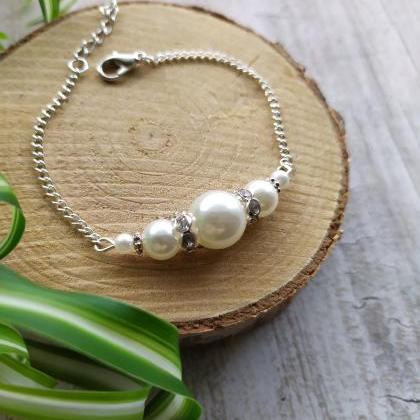 Simple White Pearl Wedding Bracelet, Ivory Pearl..