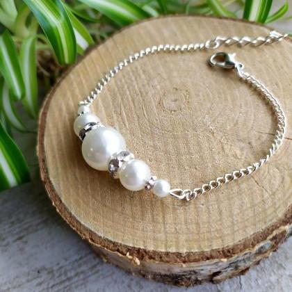 Simple White Pearl Wedding Bracelet, Ivory Pearl..