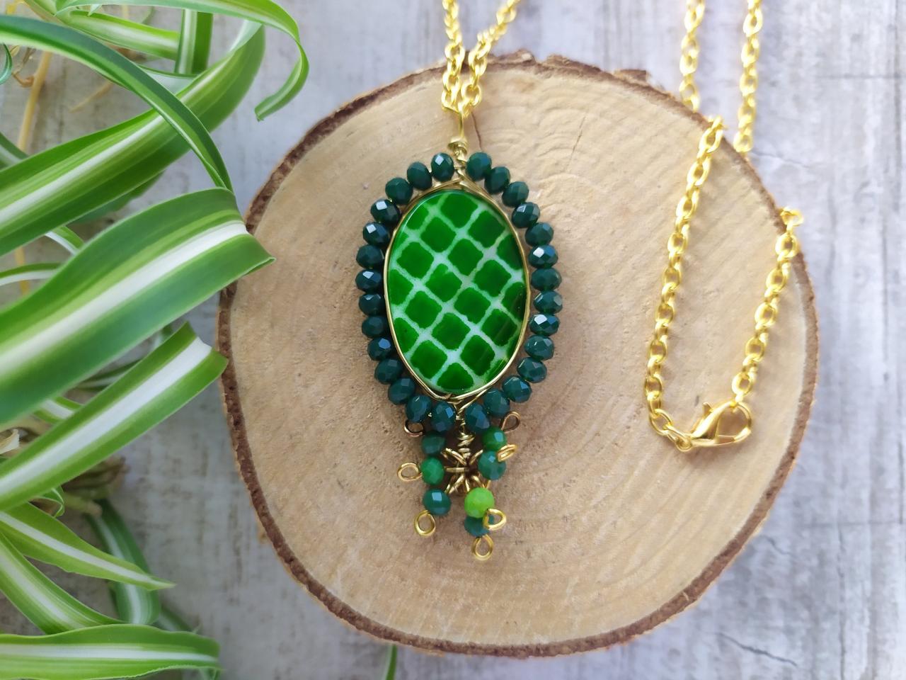 Green Long Chain Necklace, Green Shell And Gold Chain Pendant, Glass Beads Cluster Pendant, Bright Green And Gold Pendant,green Boho Jewelry