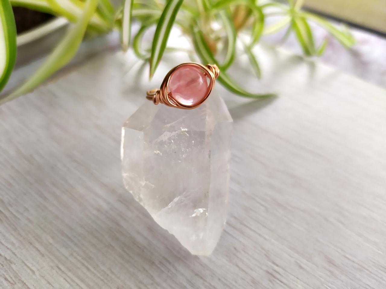 Wire Wrapped Pink Gemstone Ring, Simple Wire Band Ring With Gemstone, Strawberry Quartz Copper Boho Ring, Stacking Crystal Ring, Pink Quartz