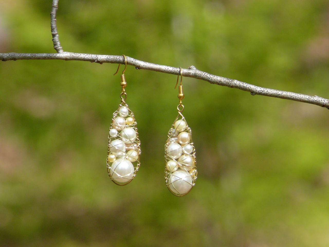 White Pearl And Gold Drop Earrings, Pearl Ivory Wedding Earrings, Cream White Bridal Drops, Wire Wrapped Brass Gold, Pearl Beaded Dangles
