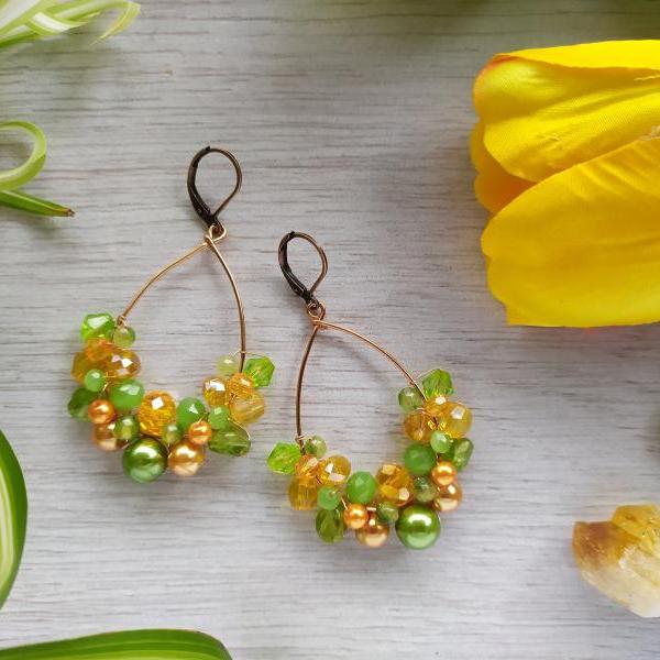 Orange green bubbly hoops, Green boho chandelier earrings, Teardrop shaped hoop earrings, Wire wrapped copper dangle, Bohemian earrings.