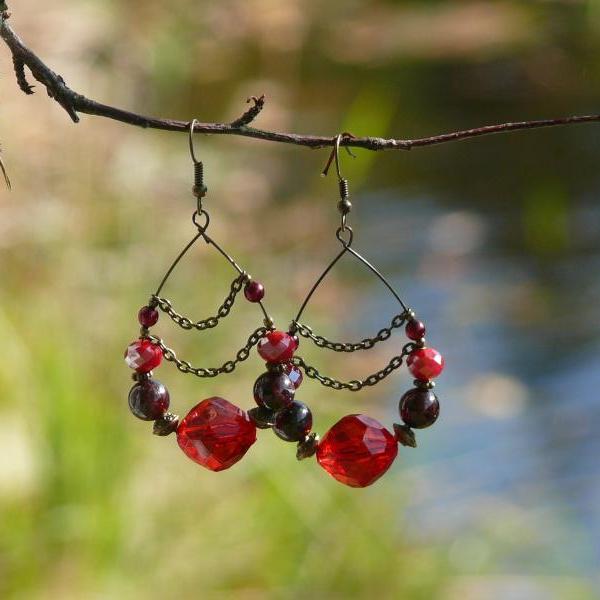 Bohemian red Garnet earrings, Red boho chandelier earrings, Antique brass chain earrings, Red gemstone jewelry, Dark red beaded earrings.